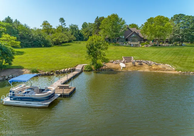 Photo 4 of Single family home for sale at 82 Hawley Woods Rd, Barrington Hills, IL 60010 | MLS# 12751406 | Listing updated on 2026-10-08
