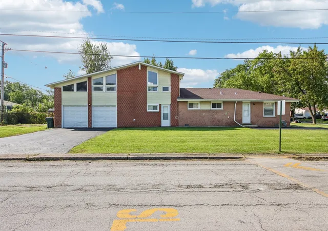 Photo 2 of Single family home for sale at 16207 Marshfield Ave, Markham, IL 60428 | MLS# 12751413 | Listing updated on 2026-09-22