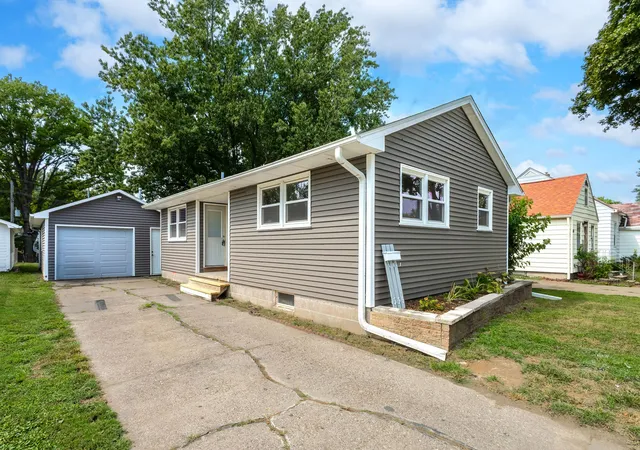 Photo 1 of Single family home for sale at 356 16th Street, Silvis, IL 61282 | MLS# 12751415 | Listing updated on 2026-09-14
