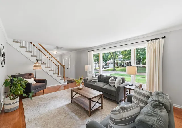 Photo 2 of Single family home for sale at 1112 Regency Ln, Libertyville, IL 60048 | MLS# 12751443 | Listing updated on 2026-09-06
