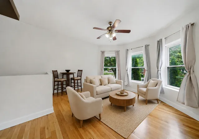 Photo 3 of Condo for sale at 1647 W Sherwin Ave #1, Chicago, IL 60626 | MLS# 12751445 | Listing updated on 2026-09-24