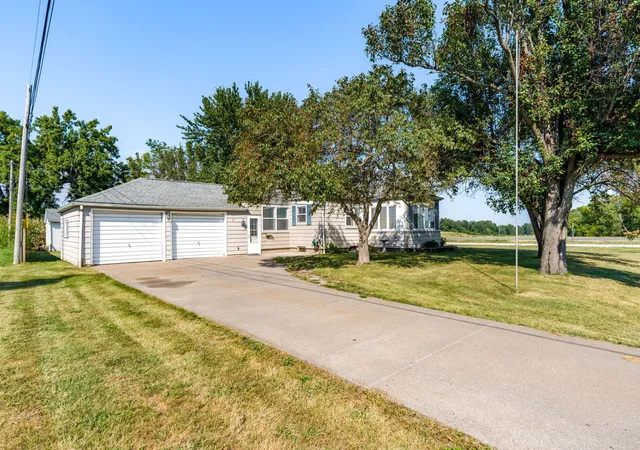 Photo 2 of Single family home for sale at 27 Suburban Hts, Milan, IL 61264 | MLS# 12751450 | Listing updated on 2026-09-04