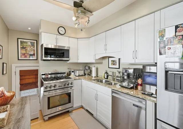 Photo 4 of Single family home for sale at 139 W 10th Street, Chicago Heights, IL 60411 | MLS# 12751467 | Listing updated on 2026-10-08