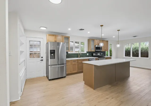 Photo 4 of Single family home for sale at 1708 Park Hvn Dr, Champaign, IL 61820 | MLS# 12751472 | Listing updated on 2026-09-28