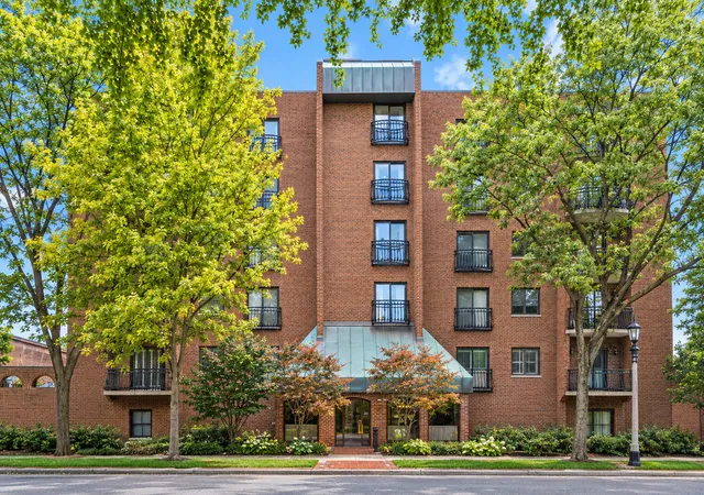 Photo 1 of Condo for sale at 7575 Lake St #4B, River Forest, IL 60305 | MLS# 12751481 | Listing updated on 2026-09-19