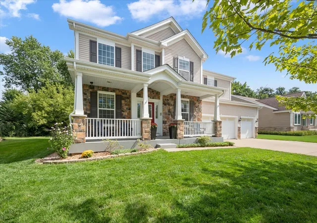 Single family home for sale at 9 Lake Vista Ct, Lake Villa, IL 60046 | MLS# 12751492