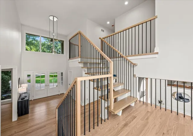 Photo 2 of Single family home for sale at 1221 Loch Ln, Lake Forest, IL 60045 | MLS# 12751508 | Listing updated on 2026-09-14