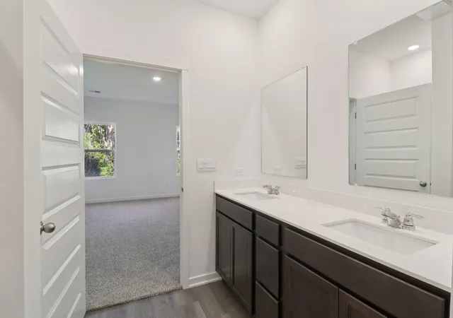 Listing Photo 2 - Condo for sale in building located at 1147 Wood Lily Ln, Bartlett, IL 60103