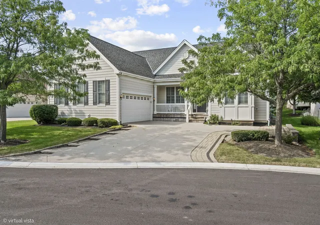 Photo 1 of Single family home for sale at 4 Denali Ct, South Barrington, IL 60010 | MLS# 12751523 | Listing updated on 2026-10-08