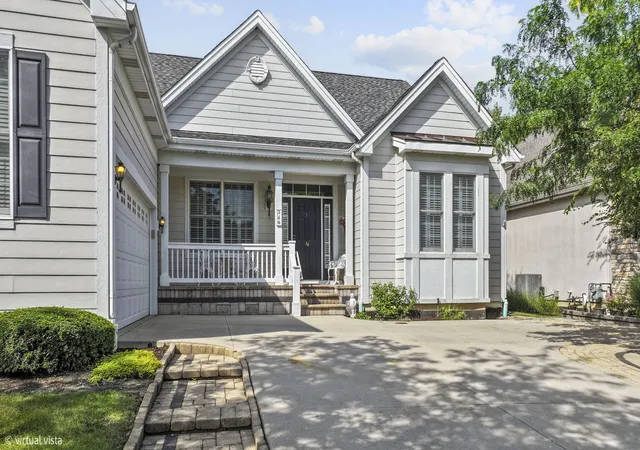 Photo 2 of Single family home for sale at 4 Denali Ct, South Barrington, IL 60010 | MLS# 12751523 | Listing updated on 2026-10-08