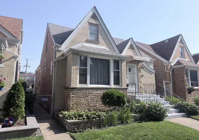 Photo 3 of Single family home for sale at 3916 W 59th Place, Chicago, IL 60629 | MLS# 12751526 | Listing updated on 2026-09-16