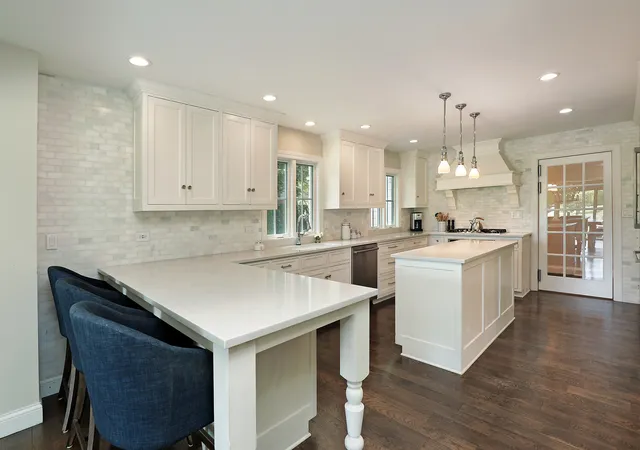 Photo 4 of Sale Pending at 1315 Somerset Dr, Glenview, IL 60025 | MLS# 12751548 | Listing updated on 2026-10-03