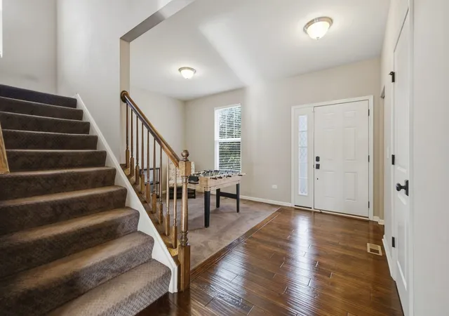 Photo 4 of Single family home for sale at 901 Hudson Dr, Joliet, IL 60431 | MLS# 12751551 | Listing updated on 2026-09-23