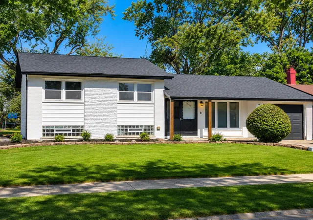Photo 2 of Sale Pending at 17622 Oakwood Dr, Hazel Crest, IL 60429 | MLS# 12751562 | Listing updated on 2026-09-23
