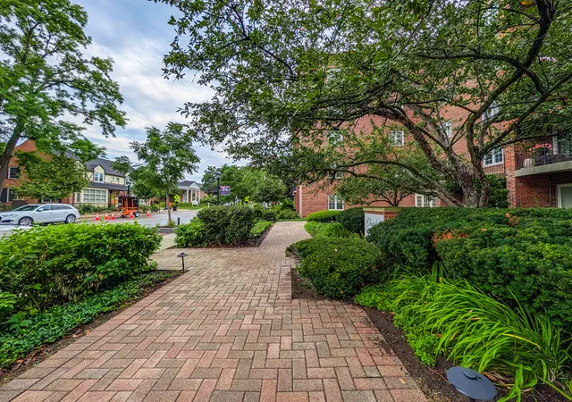 Photo 2 of Condo for sale at 515 N Main St #5CS, Glen Ellyn, IL 60137 | MLS# 12751586 | Listing updated on 2026-10-07