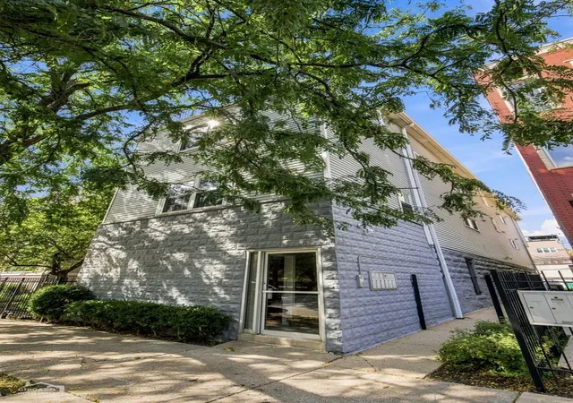 Photo 1 of Condo for sale at 1640 W Diversey Ave #6, Chicago, IL 60614 | MLS# 12751608 | Listing updated on 2026-10-02