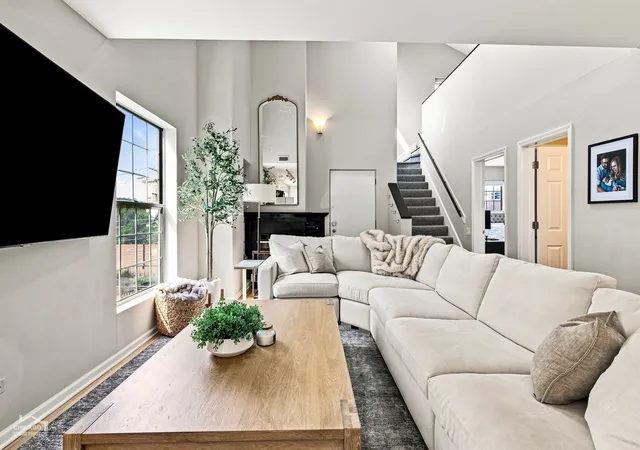 Photo 3 of Condo for sale at 1640 W Diversey Ave #6, Chicago, IL 60614 | MLS# 12751608 | Listing updated on 2026-10-02