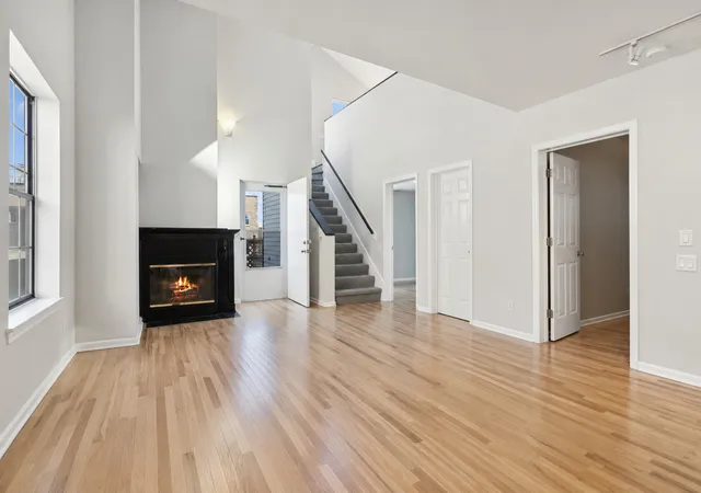 Listing Photo 4 - Condo for sale in building located at 1640 W Diversey Ave, Chicago, IL 60614 - Unit #6