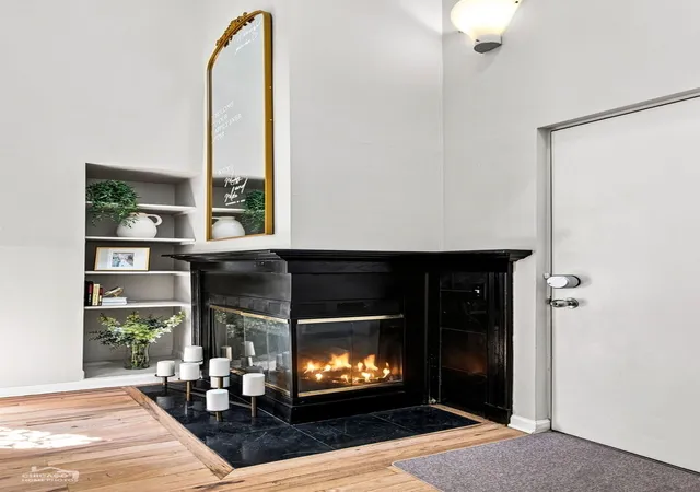 Listing Photo 5 - Condo for sale in building located at 1640 W Diversey Ave, Chicago, IL 60614 - Unit #6