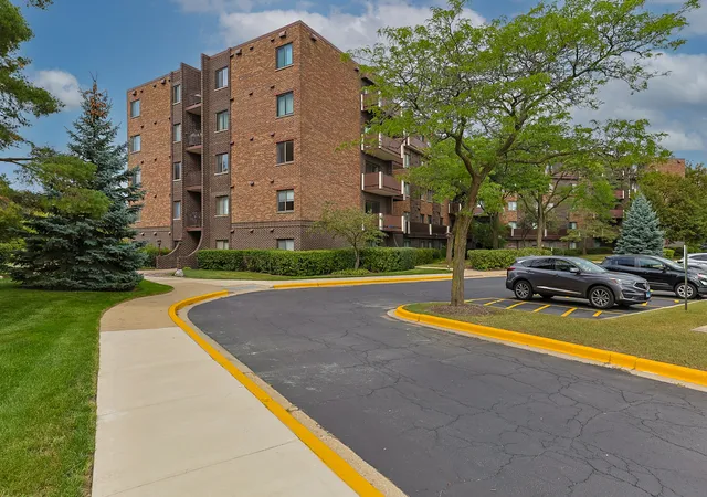 Photo 2 of Condo for sale at 840 Wellington Ave #501, Elk Grove Village, IL 60007 | MLS# 12751619 | Listing updated on 2026-09-14