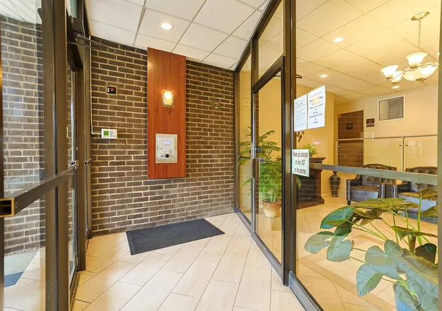 Listing Photo 5 - Condo for sale in building located at 840 Wellington Ave, Elk Grove Village, IL 60007 - Unit #501