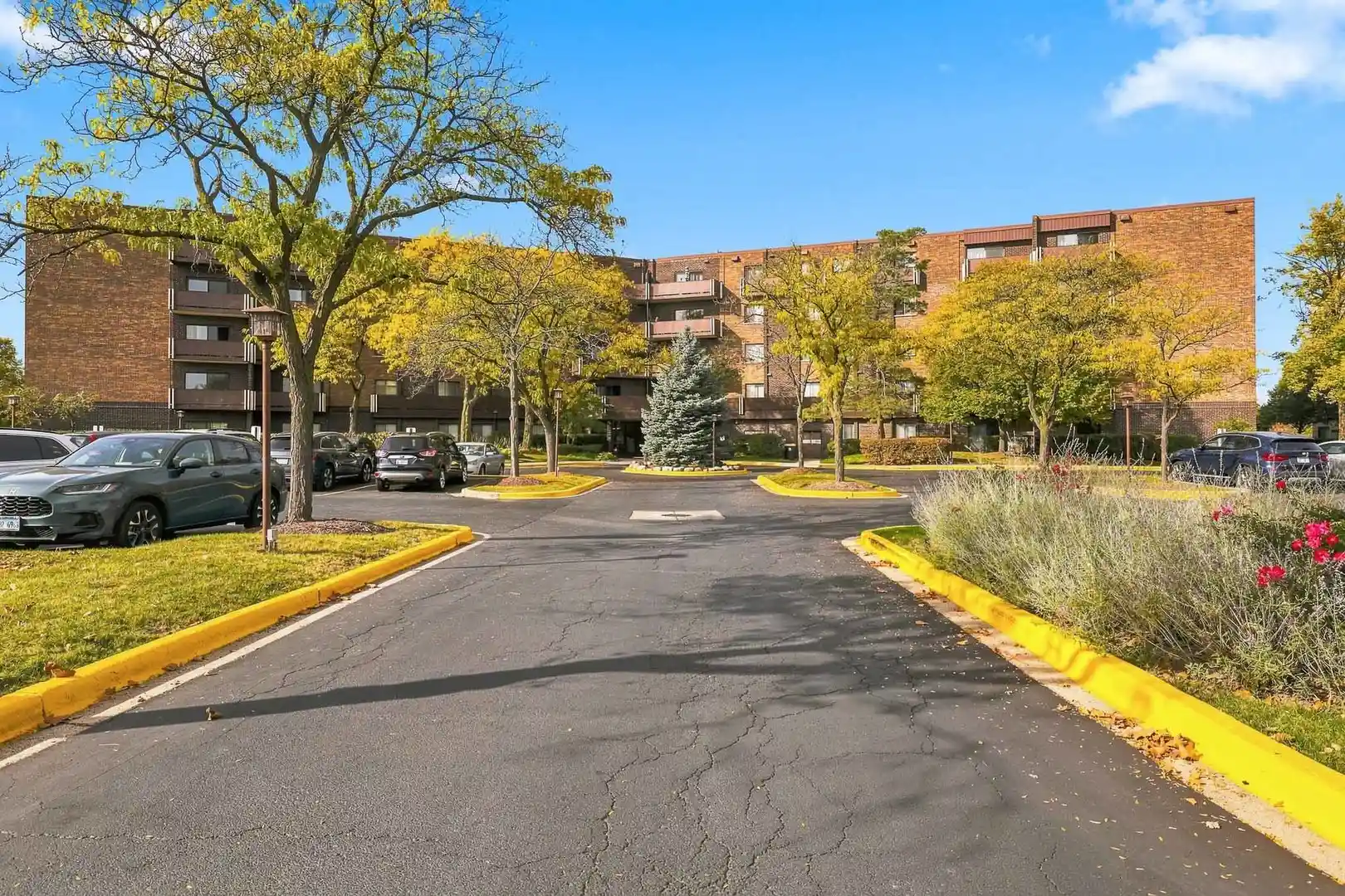 Listing Photo 1 - Condo for sale in 840 Wellington Ave located at 840 Wellington Ave, Elk Grove Village, IL 60007 - Unit #501