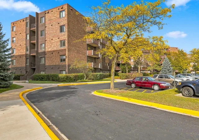 Photo 3 of Condo for sale at 840 Wellington Ave #501, Elk Grove Village, IL 60007 | MLS# 12751619 | Listing updated on 2026-10-28