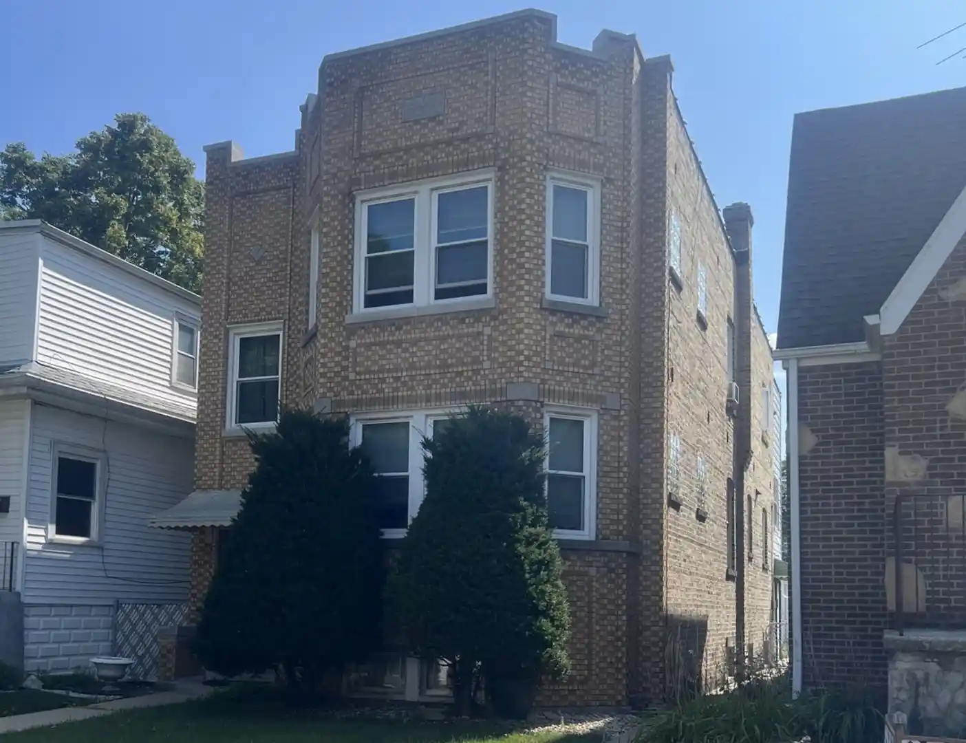 Listing Photo 1 - Condo for sale in 4855 N Mcvicker Ave located at 4855 N Mcvicker Ave, Chicago, IL 60630 - Unit 4855 N Mcvicker Ave