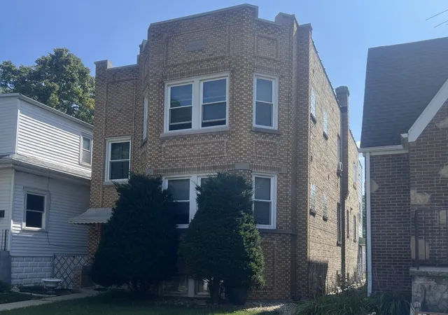Listing Photo 1 - Condo for sale in building located at 4855 N Mcvicker Ave, Chicago, IL 60630