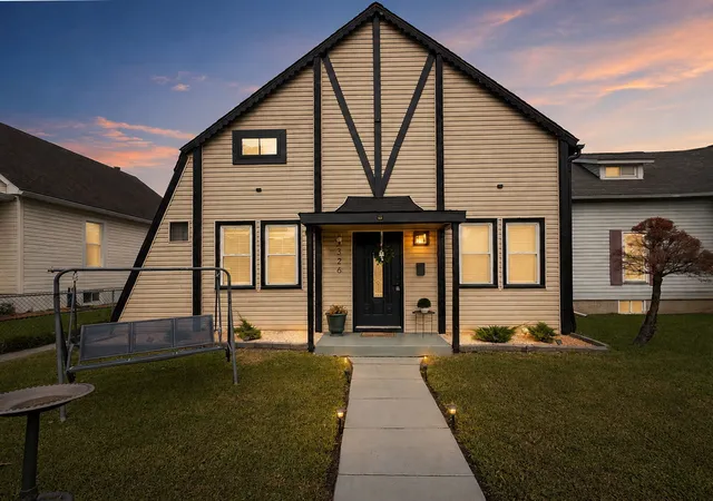 Photo 1 of Single family home for sale at 326 S Sycamore, Centralia, IL 62801 | MLS# 12751640 | Listing updated on 2026-10-03