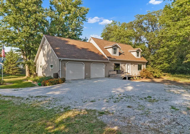 Photo 2 of Single family home for sale at 4540 11th Street, East Moline, IL 61244 | MLS# 12751647 | Listing updated on 2026-09-06