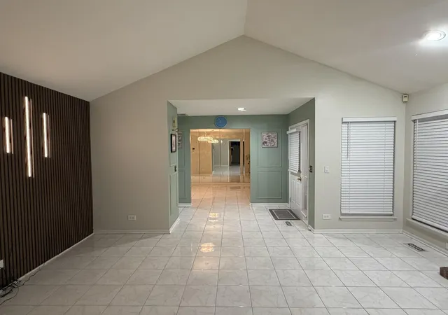 Photo 3 of Townhouse for sale at 1541 Stevens Dr, Schaumburg, IL 60173 | MLS# 12751666 | Listing updated on 2026-09-22