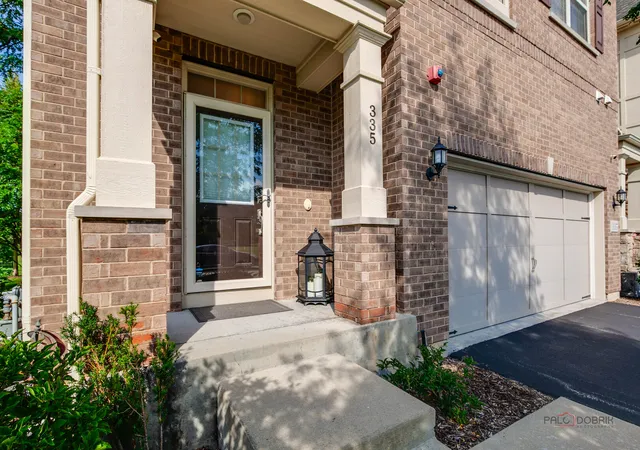 Photo 3 of Townhouse for sale at 335 Camberley Ln, Lincolnshire, IL 60069 | MLS# 12751667 | Listing updated on 2026-09-14