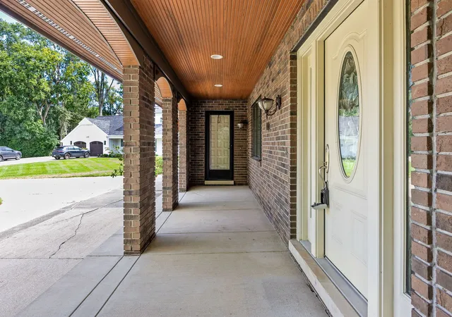 Photo 2 of Single family home for sale at 6342 Martin Dr, Willowbrook, IL 60527 | MLS# 12751668 | Listing updated on 2026-09-16