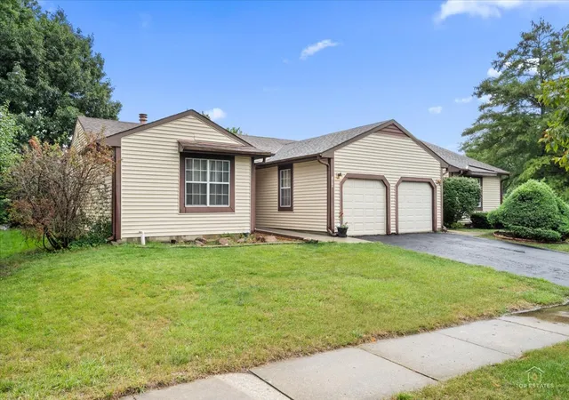 Photo 2 of Townhouse for sale at 1575 Brandywyn Ln, Buffalo Grove, IL 60089 | MLS# 12751674 | Listing updated on 2026-09-21