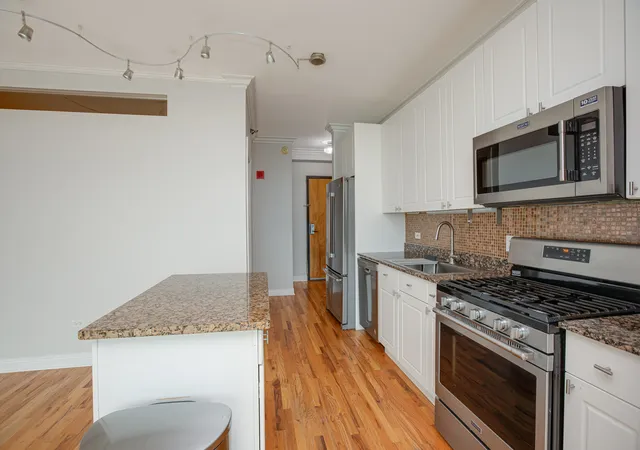 Photo 4 of Condo for sale at 1845 S Michigan Ave #904, Chicago, IL 60616 | MLS# 12751681 | Listing updated on 2026-09-16