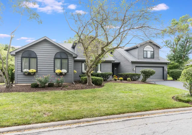 Photo 1 of Single family home for sale at 1923 Hillside Ln, Lisle, IL 60532 | MLS# 12751708 | Listing updated on 2026-09-24