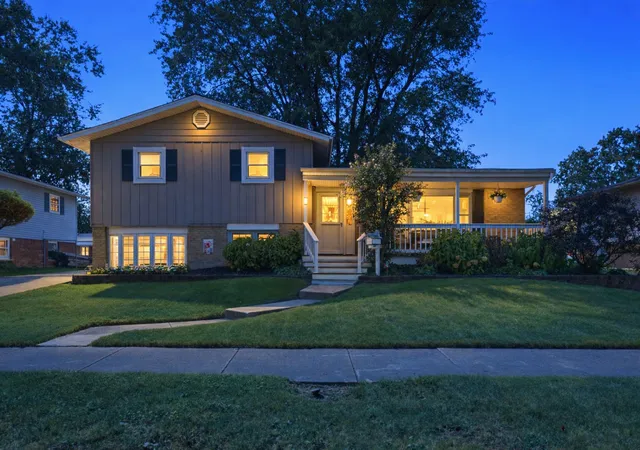 Photo 2 of Single family home for sale at 15124 Hillside Ave, Oak Forest, IL 60452 | MLS# 12751718 | Listing updated on 2026-09-07