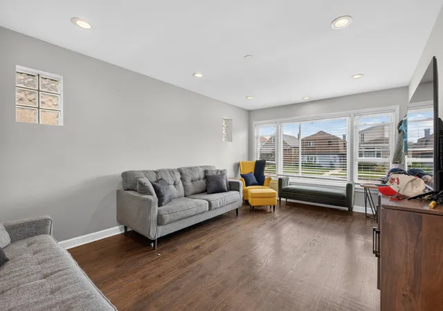 Photo 3 of Single family home for sale at 5440 N Mobile Ave, Chicago, IL 60630 | MLS# 12751726 | Listing updated on 2026-10-07