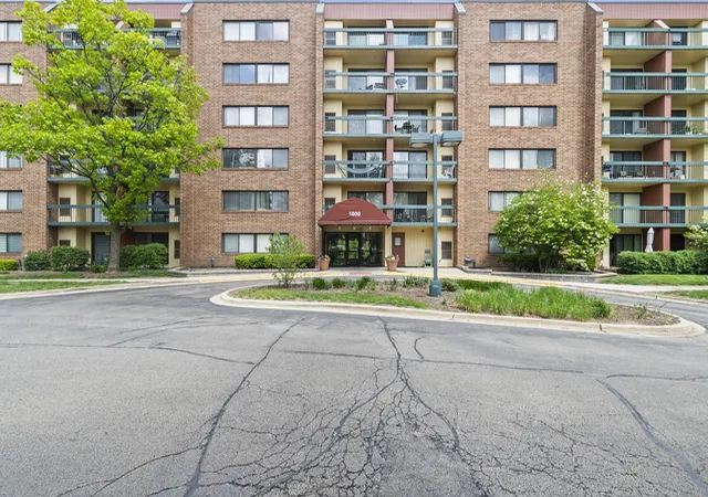 Photo 1 of Condo for sale at 1800 Huntington Blvd #307, Hoffman Estates, IL 60169 | MLS# 12751739 | Listing updated on 2026-10-09