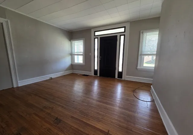 Photo 3 of Single family home for sale at 627 W Jefferson St, Ottawa, IL 61350 | MLS# 12751760 | Listing updated on 2026-09-16