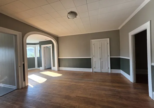Photo 3 of Single family home for sale at 627 W Jefferson St, Ottawa, IL 61350 | MLS# 12751760 | Listing updated on 2026-10-29