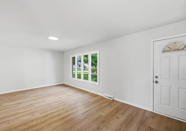 Photo 3 of Single family home for sale at 849 Pear Tree Ln, Bartlett, IL 60103 | MLS# 12751772 | Listing updated on 2026-09-15