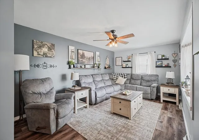Photo 4 of Single family home for sale at 220 S State St, Gibson City, IL 60936 | MLS# 12751775 | Listing updated on 2026-10-09