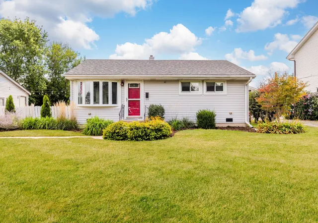 Photo 1 of Single family home for sale at 7423 W 113th Place, Worth, IL 60482 | MLS# 12751779 | Listing updated on 2026-10-04
