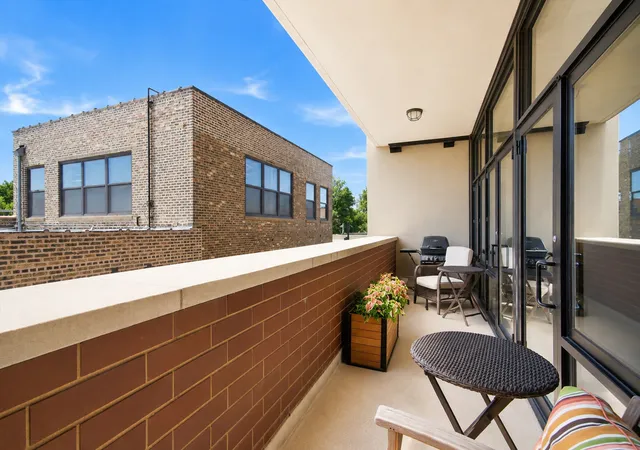 Photo 3 of Condo for sale at 3946 N Ravenswood Ave #411, Chicago, IL 60613 | MLS# 12751786 | Listing updated on 2026-09-12