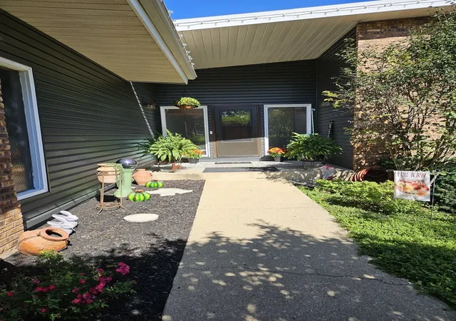 Photo 2 of Single family home for sale at 1402 Appaloosa Trl, Mc Henry, IL 60051 | MLS# 12751790 | Listing updated on 2026-09-07