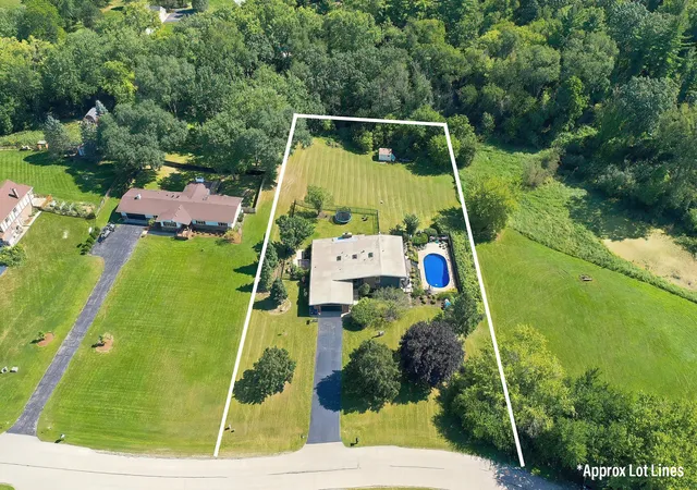 Photo 2 of Single family home for sale at 1402 Appaloosa Trl, Mc Henry, IL 60051 | MLS# 12751790 | Listing updated on 2026-09-14