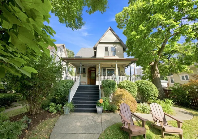 Photo 3 of Single family home for sale at 134 N Lombard Ave, Oak Park, IL 60302 | MLS# 12751803 | Listing updated on 2026-09-27