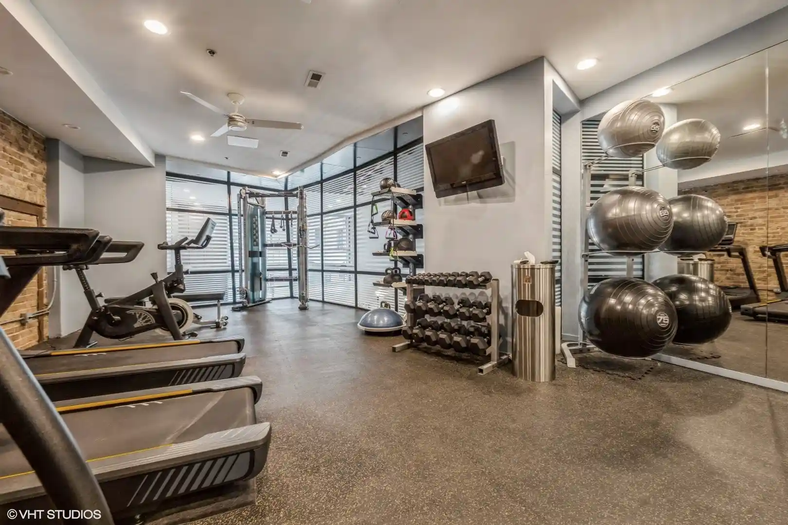 Listing Photo 30 - Condo for sale in 616 W Fulton St located at 616 W Fulton St, Chicago, IL 60661 - Unit #519